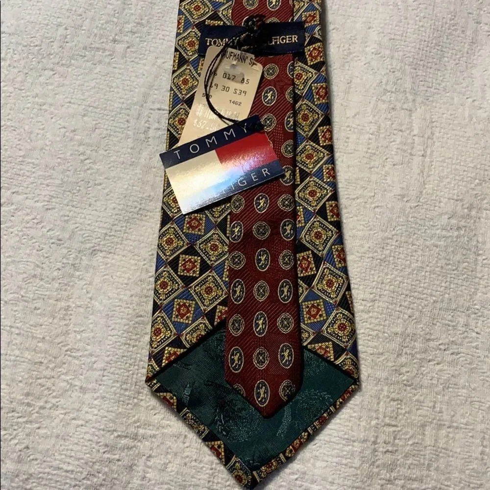 NWT men’s Tommy Hilfiiger tie
